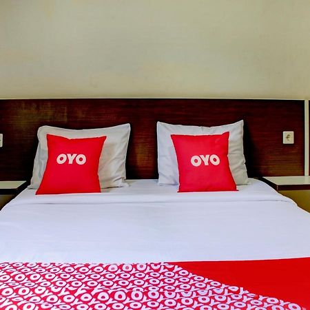 Oyo 90162 Remboelan Guest House Sungai Lutus Esterno foto