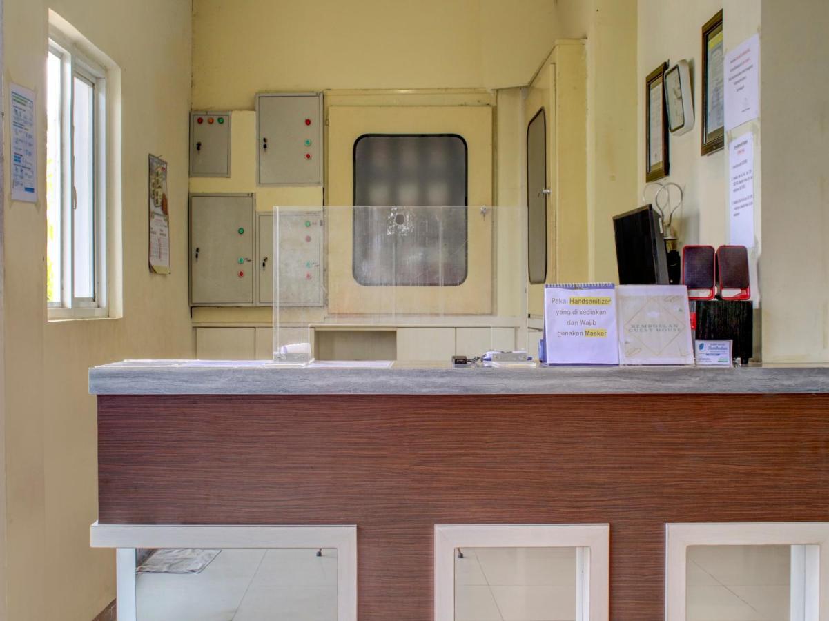 Oyo 90162 Remboelan Guest House Sungai Lutus Esterno foto