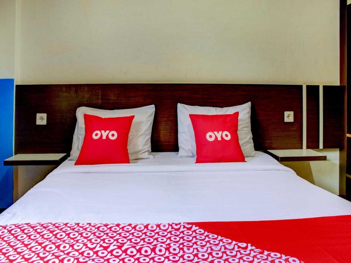 Oyo 90162 Remboelan Guest House Sungai Lutus Esterno foto